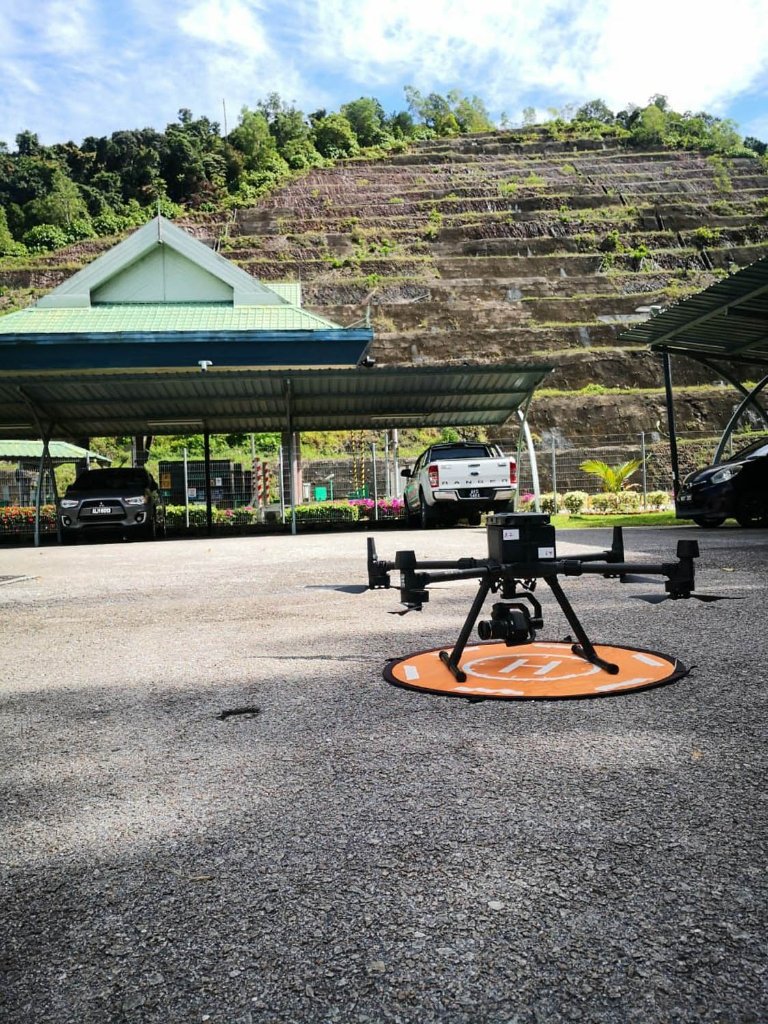 Drone Pemetaan Industri di Landing Pad Helipad